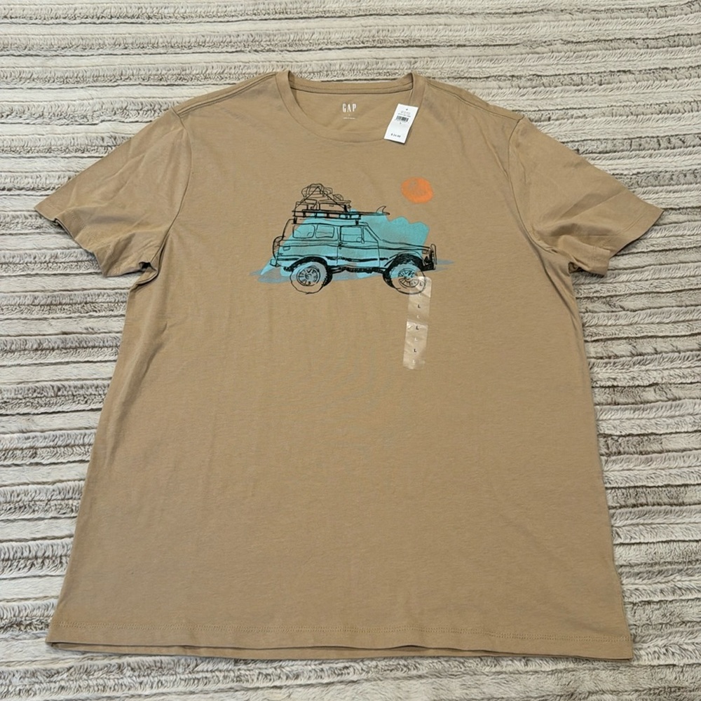 NWT Gap men’s T-shirt